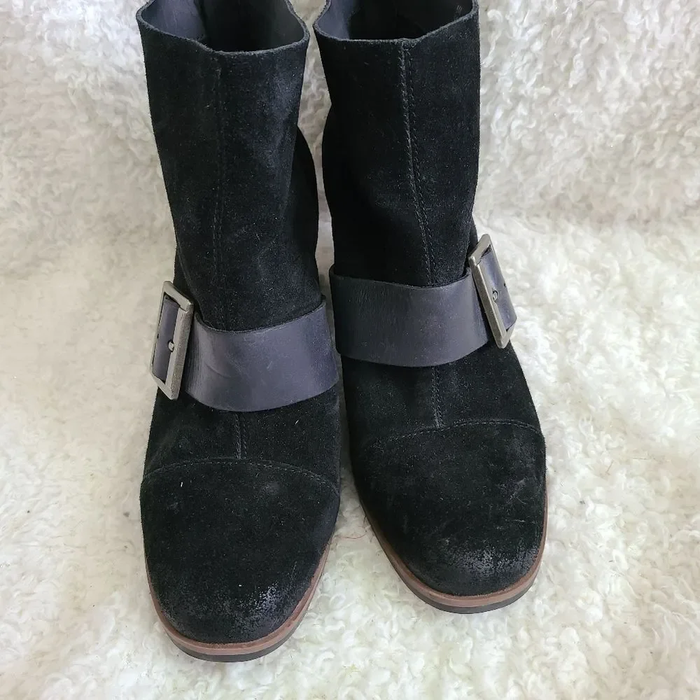 Korks Kork-Ease Denoon Black‎ Suede Buckle Bootie 8